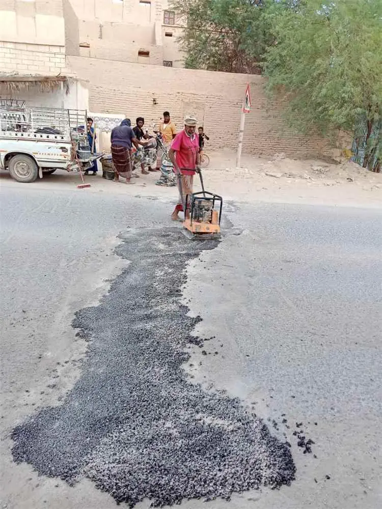 مكتب الأشغال العامة والطرق بمديرية القطن ينفذ أعما...