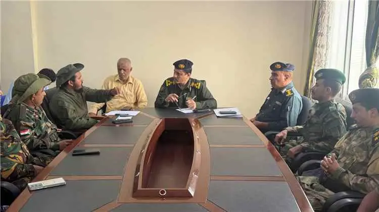 مدير أمن أبين العميد الهارش يعقد اجتماعًا أمنيًا م...