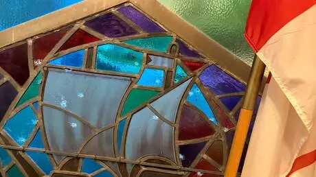 كندا.. إصابة ضابط شرطة بإطلاق نار خارج كنيس يهودي...