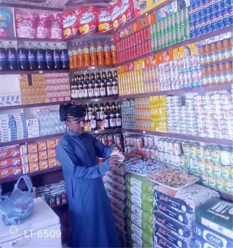 صناعة سقطرى تضبط مخالفات سعرية ومواد منتهية الصلاح...