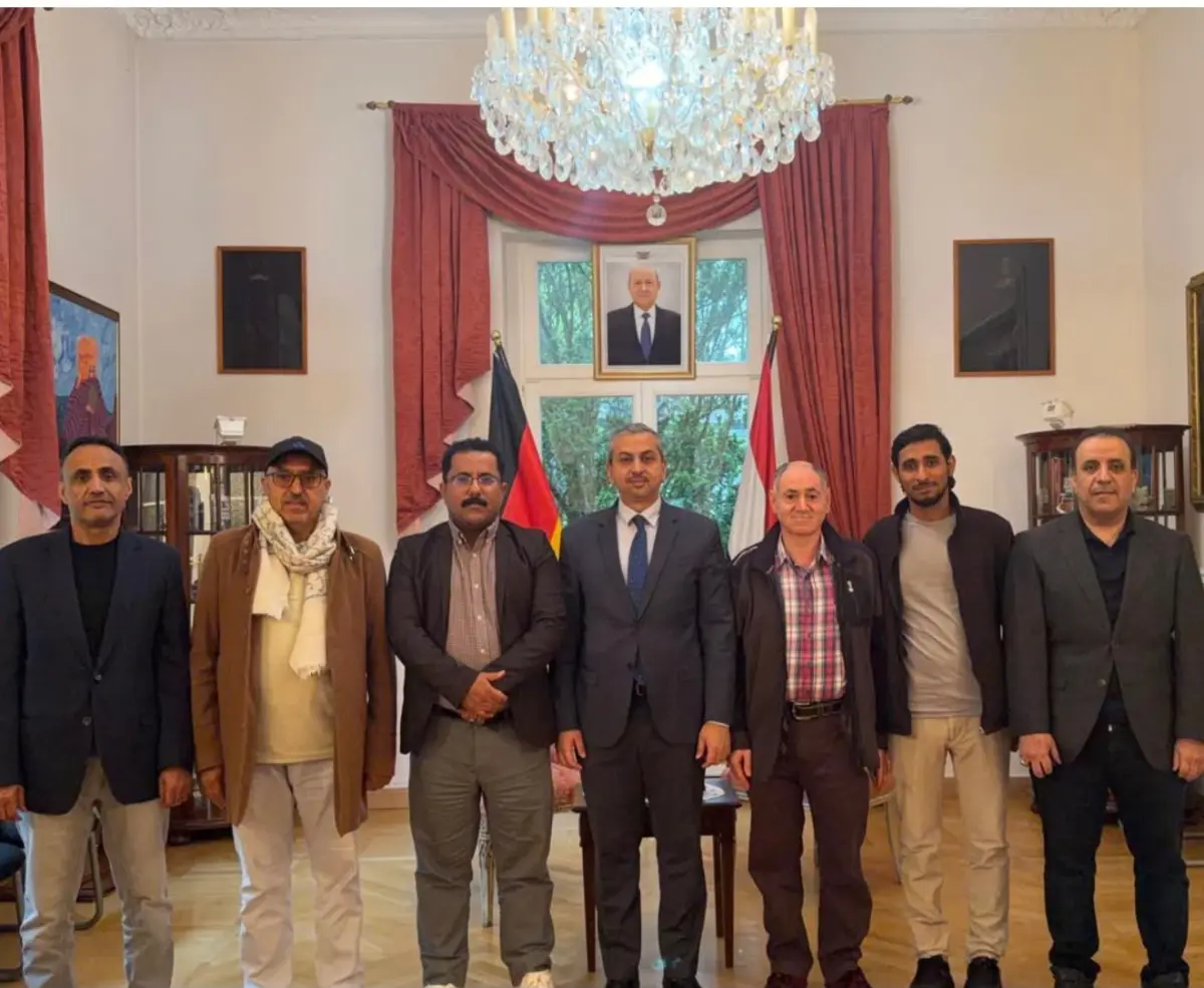السفير الإرياني يلتقي الهيئات الادارية للجالية الي...
