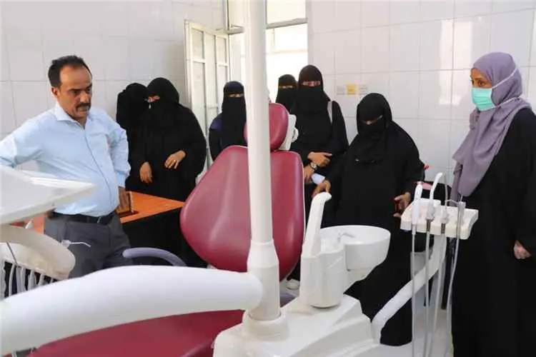 مدير عام خورمكسر يتفقد سير العمل في المجمع الصحي ويطلع على التجهيزات الطبية الجديدة