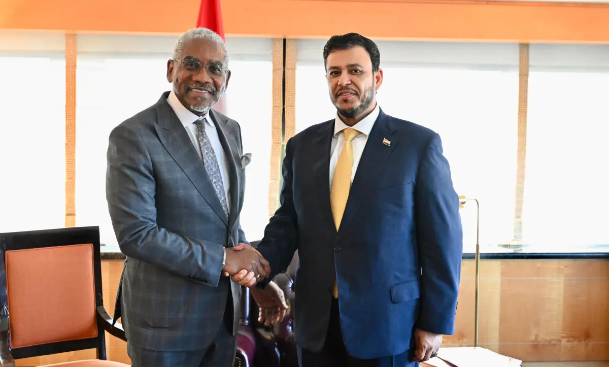 الدكتور عبدالله العليمي يبحث مع كبير الديمقراطيين...