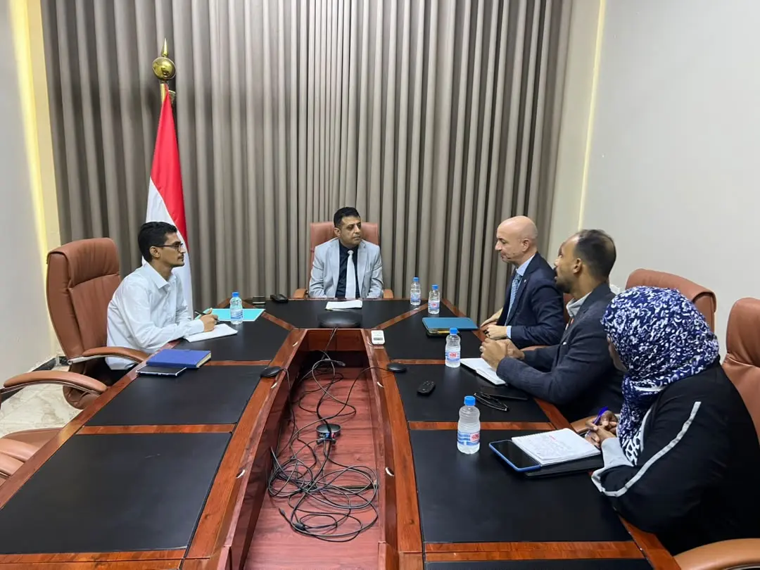 وزير الدولة المعني بالنزوح والهجرة يبحث مع ممثل صندوق الأمم المتحدة للسكان تعزيز الاستجابة الإنسانية