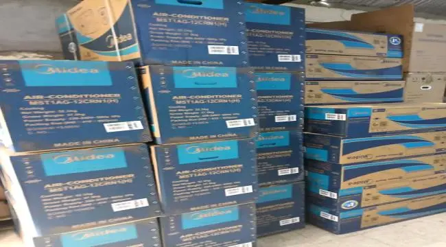 مستشفى الجمهورية تتسلم 16 مكيفًا دعمًا من محافظ عد...