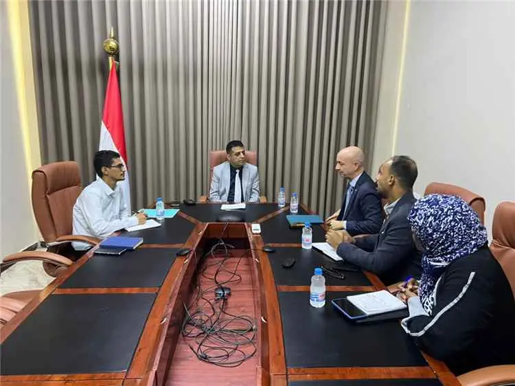 وزير الدولة المعني بالنزوح والهجرة يبحث مع ممثل صن...