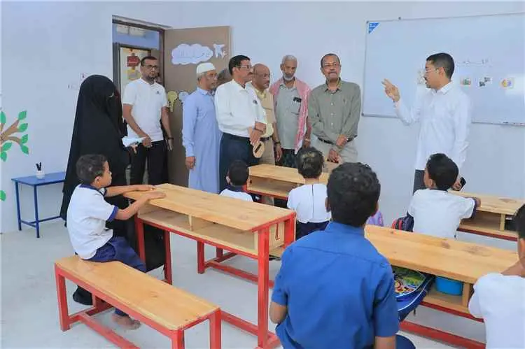 مدير عام تريم يدشن العام الدراسي الجديد ويفتتح صفو...