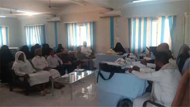 استكمال مناقشة خطط طلبة الماجستير تخصص القيادة الت...