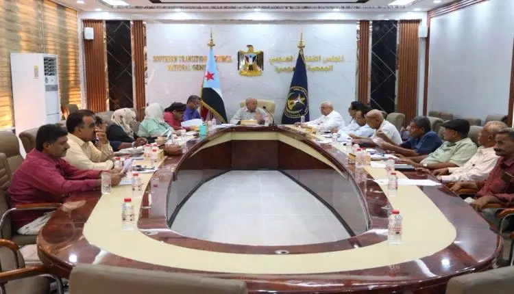 الهيئة الإدارية بمجلس المستشارين تُشيد ببطولات القوات الجنوبية وابناء الصبيحة في مواجهة مليشـ,ـيا الحـ,ـوثي