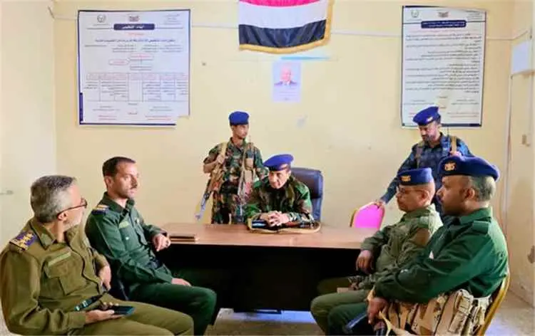 مدير عام شرطة تعز يتفقد مدينة التربة ويطلع على مستوى الجاهزية الأمنية بشرطة الشمايتين ومركز الصافية