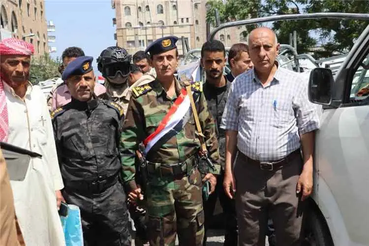 تحت شعار «يداً بيد.. حتى النصر».. قافلة شعبية من ش...