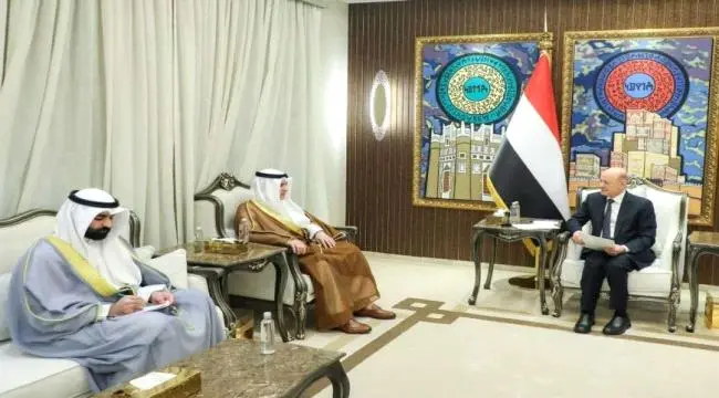 بحضور مدير مكتبه الدكتور يحيى الشعيبي.. رئيس مجلس...