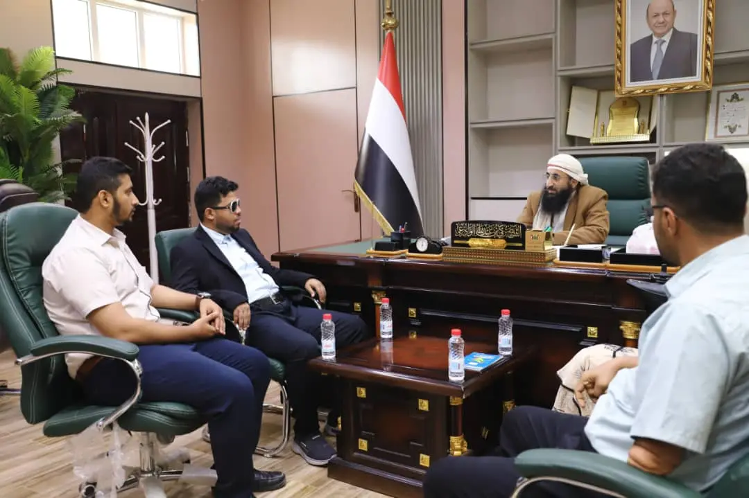 وزير الاوقاف يناقش ترتيبات اقامة مسابقة القران الك...