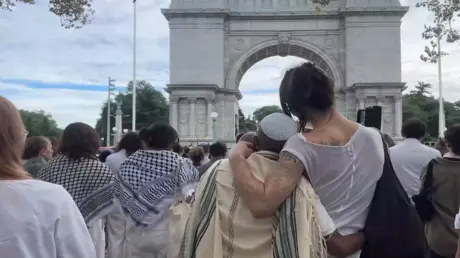 نيويورك.. يهود يحيون ذكرى فلسطينيين قتلوا في غزة بمناسبة "يوم الغفران"