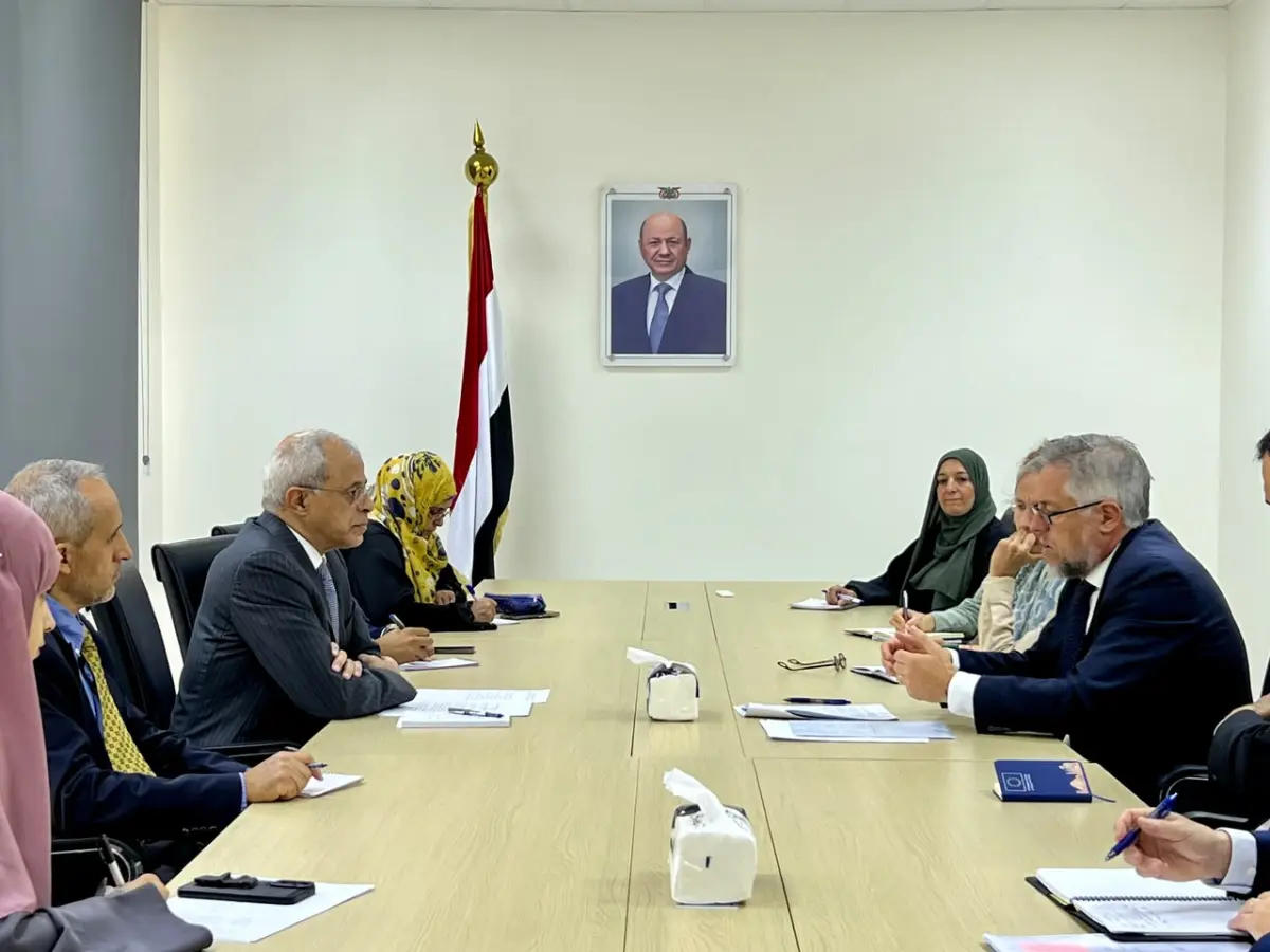 نائب وزير الخارجية يبحث مع سفيري الاتحاد الأوروبي وهولندا تعزيز الشراكة والدعم السياسي والتنموي