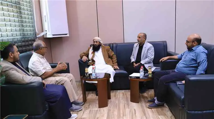 وزير الأوقاف والإرشاد يلتقي نائب رئيس مجلس إدارة و...