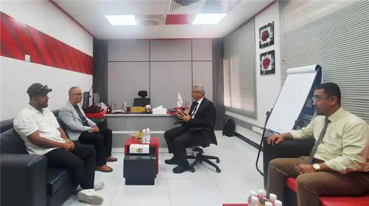 صندوق نظافة ساحل حضرموت ومؤسسة العون يبحثان تأهيل...