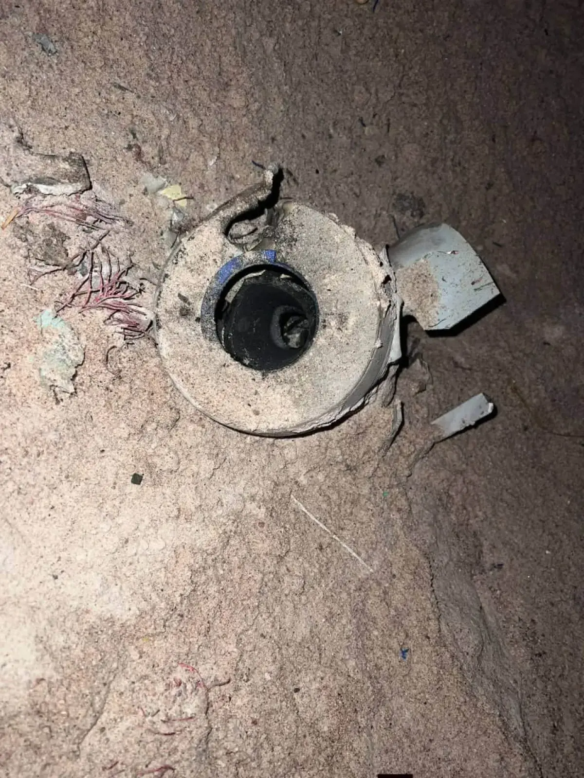غارة جوية يُعتقد أنها أمريكية تستهدف عنصرًا مرتبطً...