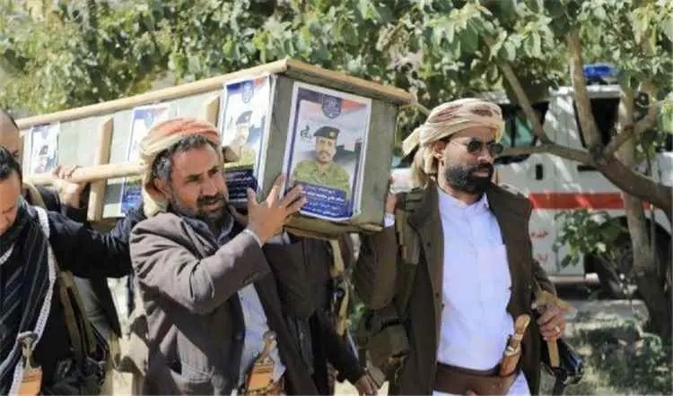 الحوثيون يعلنون تشييع 59 من عناصرهم بينهم 25 عسكري...