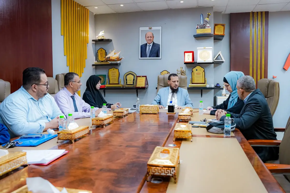 محافظ العاصمة عدن يبحث مع بعثة الصليب الأحمر دعم ا...