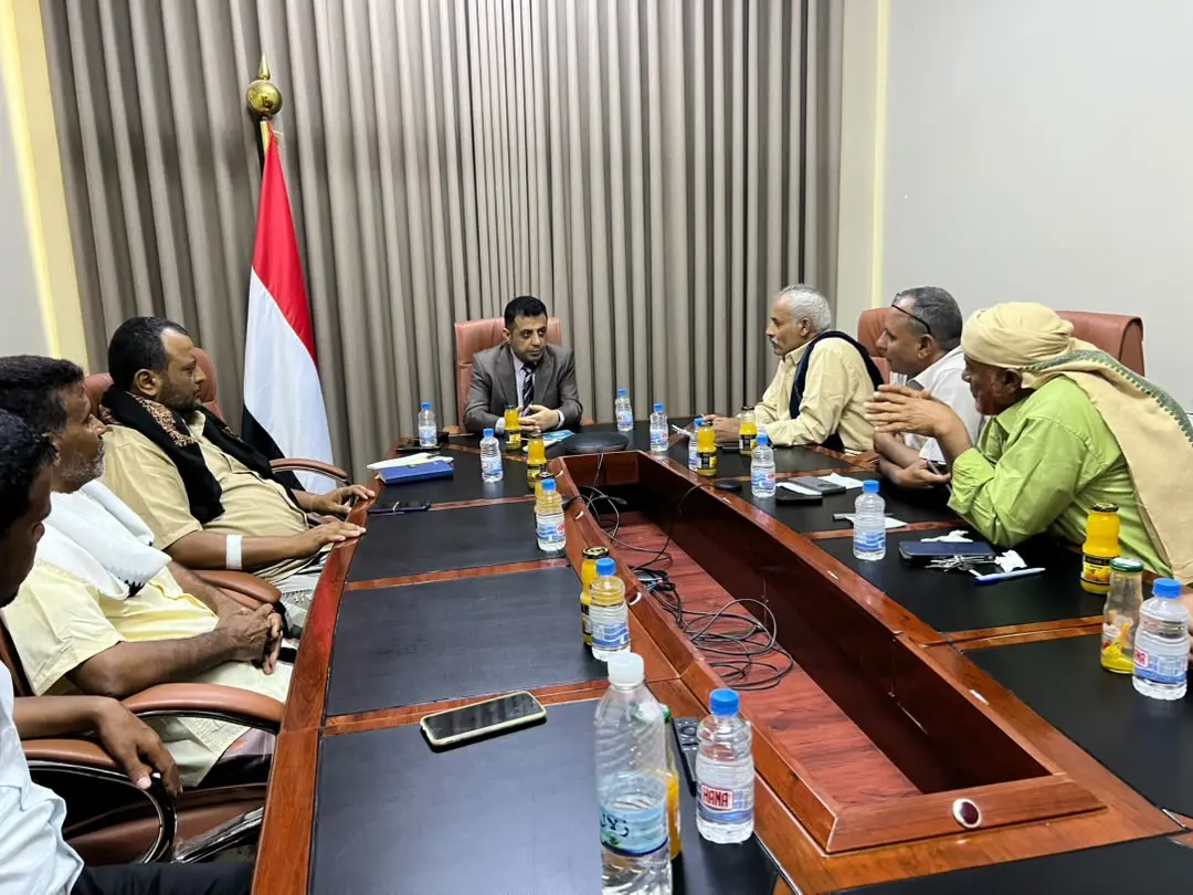 وزير الدولة يطلع على الأوضاع الإنسانية للنازحين من...