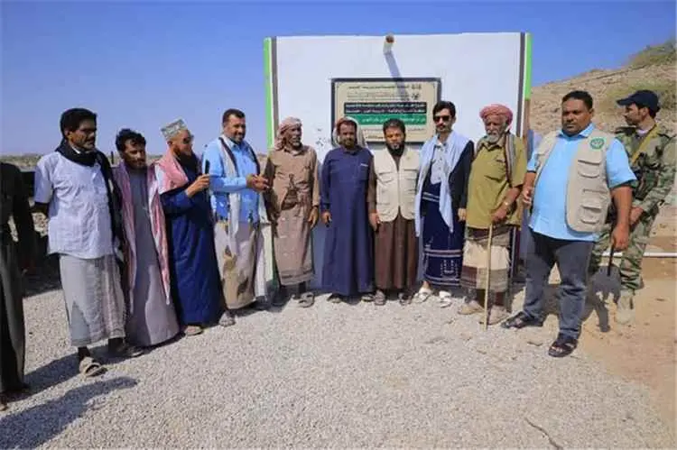 مدير عام العبر يدشن مشروع بئر ارتوازية ومنظومة طاق...