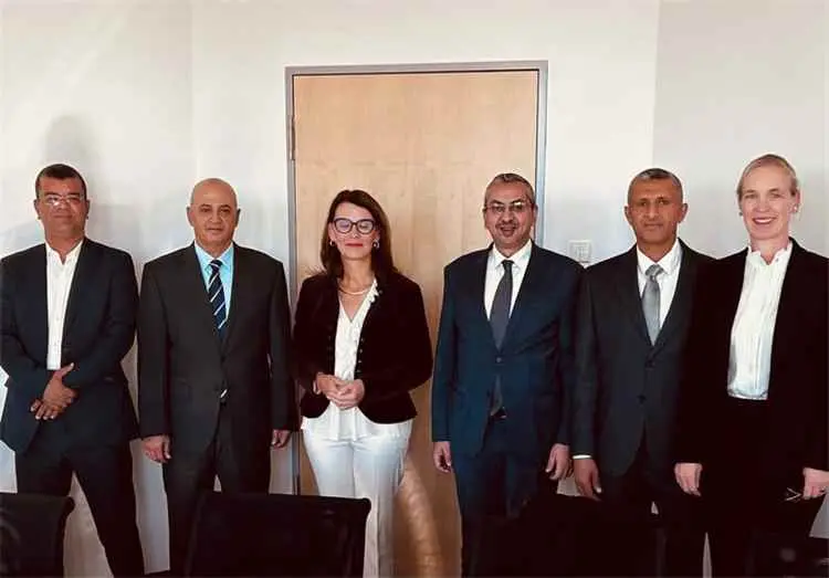 وزير المياه والبيئة يبحث في برلين تعزيز التعاون اليمني الألماني في قطاعَي المياه والبيئة