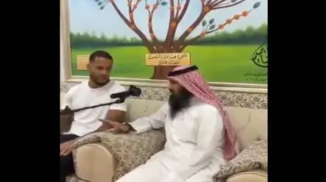 قطر.. لاعب نيجيري يشهر إسلامه (فيديو)