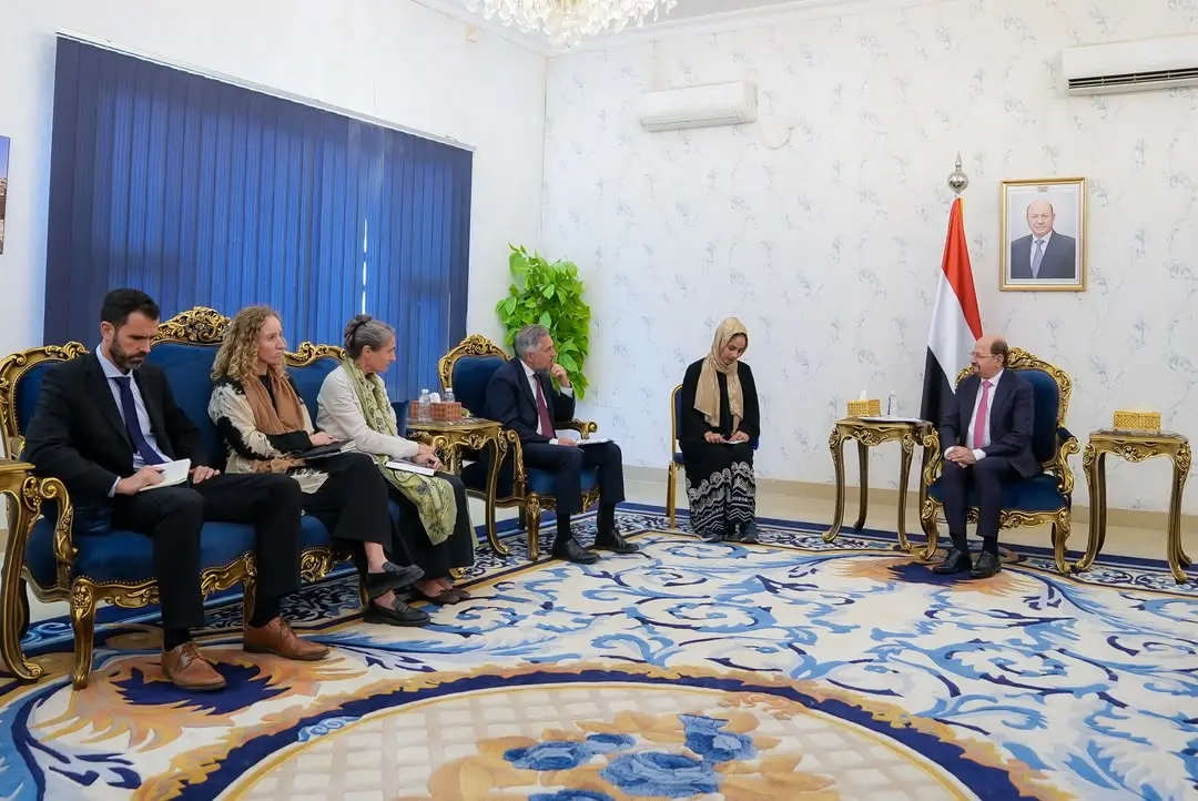 رئيس الوزراء يستقبل في عدن سفيري الاتحاد الأوروبي...