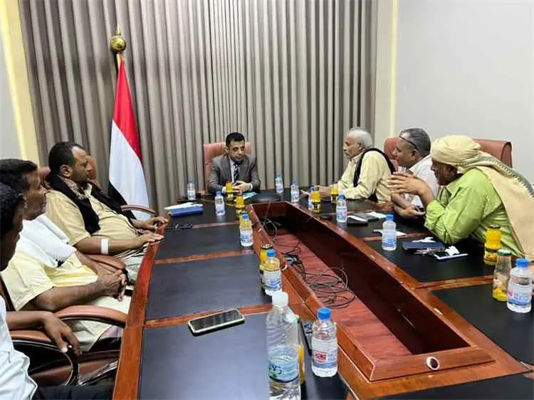 وزير الدولة يطلع على الأوضاع الإنسانية للنازحين من...