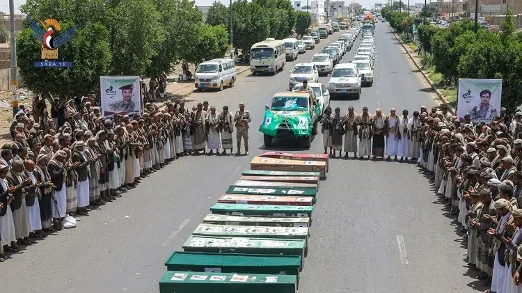 «أيلول الأسود».. الحوثيون يشيّعون 422 قتيلًا بينهم 143 ضابطًا وقادة بارزين