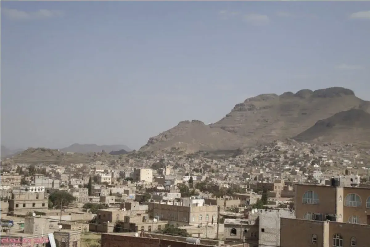 نقل عشرات اليافعين من دار أيتام في يريم يثير مخاوف من احتمال تجنيدهم من قبل الحوثيين