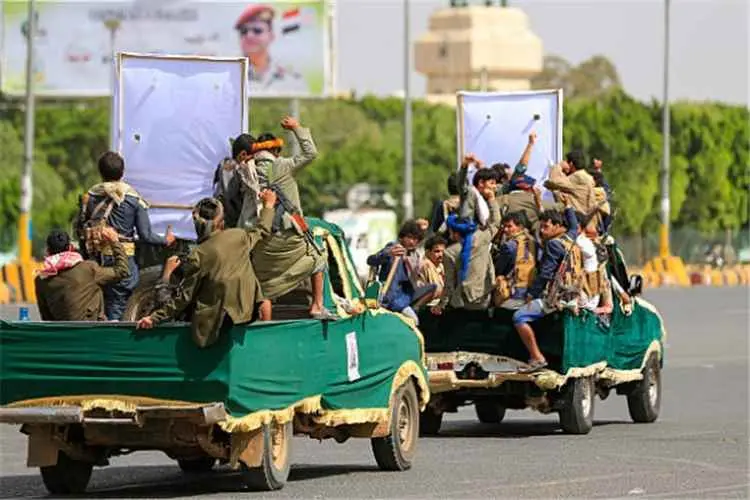رصد: نحو 500 قتيل حوثي خلال سبتمبر.. وخسائر القيادات تكشف حجم الاستنزاف