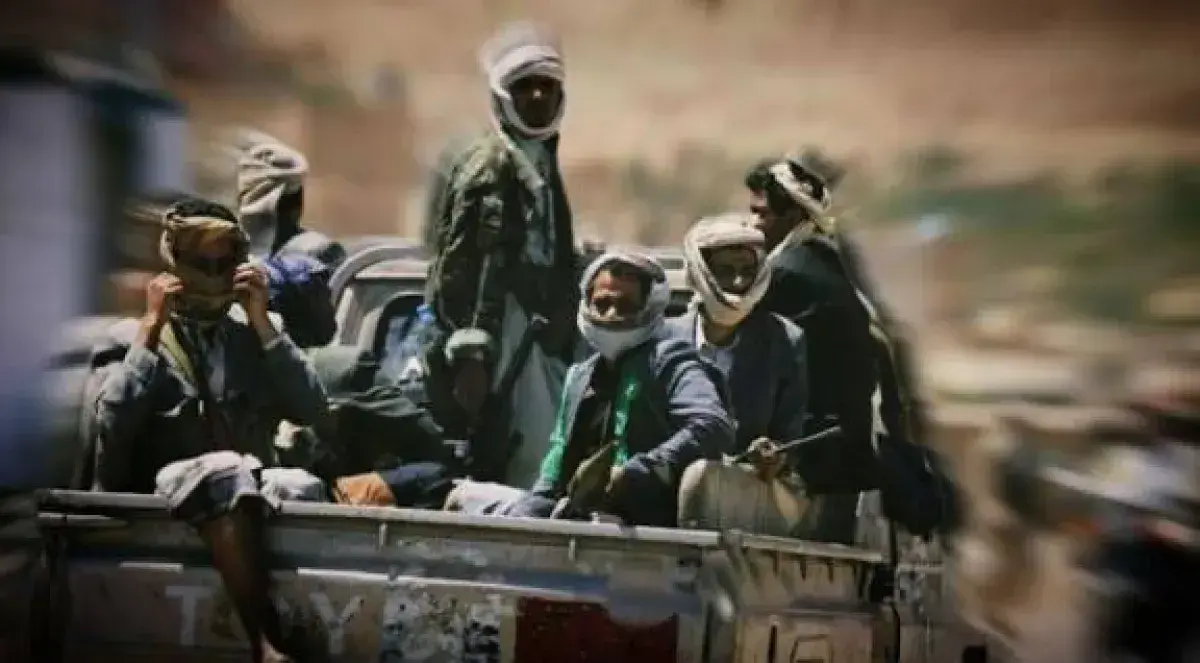 الحوثيون يدفعون بأطفال إلى محرقة تعز ولحج.. تعزيزات جديدة ومحاولات تسلل تحت نيران القوات