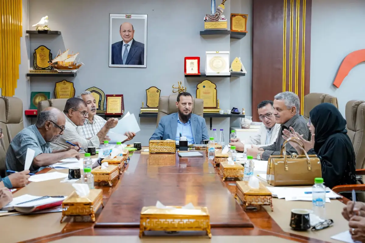 برئاسة المحافظ شيخ..  لجنة المناقصات تقر مناقصتي تأهيل مبنى الخدمة المدنية وعدد من مكاتب السلطة المحلية