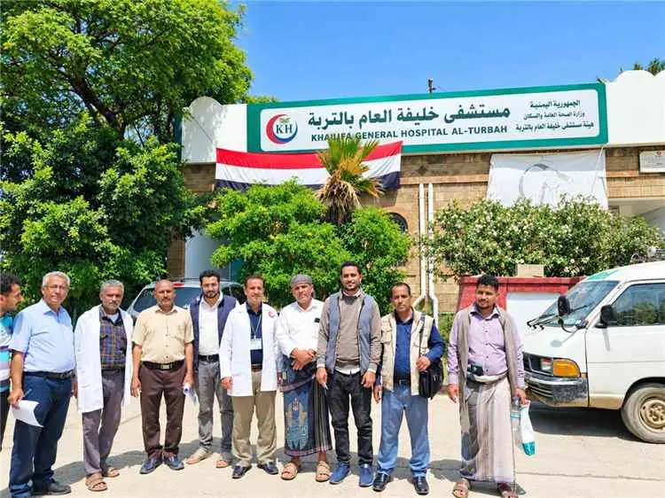 تسليم موقع مشروع إنشاء الدور الثاني لمركز الطوارئ التوليدية في هيئة مستشفى خليفة العام بالتربة
