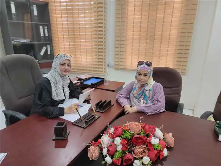 اتحاد عمال عدن يتلقى شكوى موظفة في صندوق صيانة الطرق بعد 29 عاماً من الخدمة
