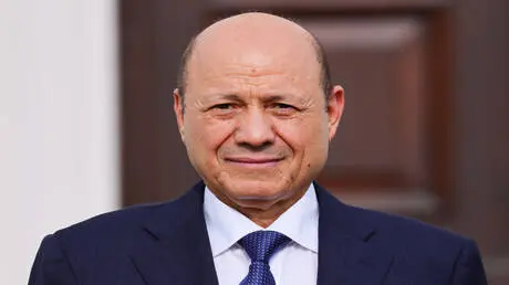 العليمي يؤكد قدرة الجيش على تحرير كامل الأراضي الي...