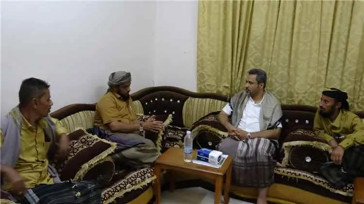 محافظ لحج يبحث مع قائد اللواء الأول مغاوير أوضاع ج...