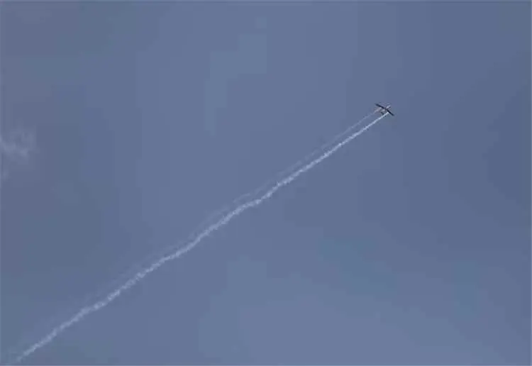 رويترز:التحالف بقيادة السعودية يقول إنه اعترض مسيرات وصواريخ أطلقها الحوثيون