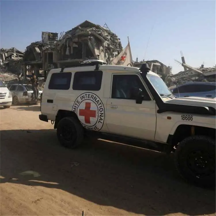 الصليب الأحمر ينفي تقارير متداولة بشأن انتشال أعدا...