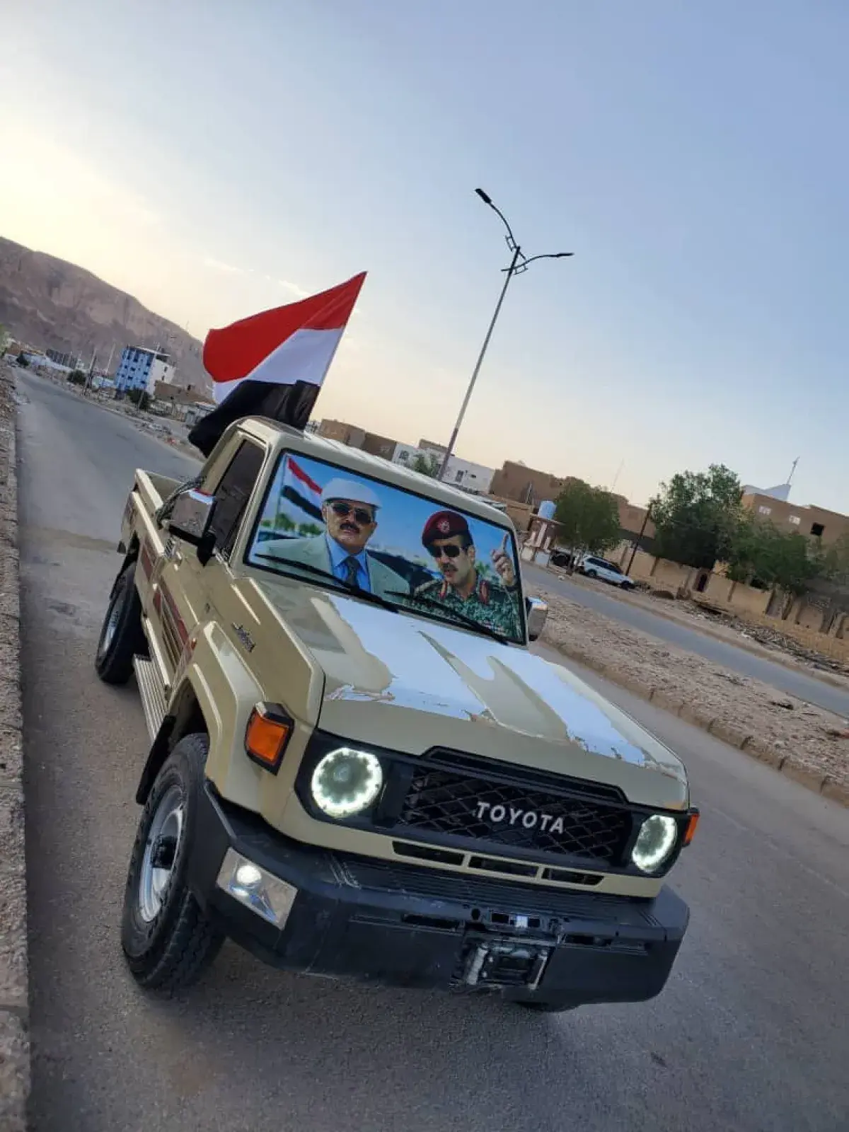 أبناء حضرموت يحيون ذكرى 26 سبتمبر في سيئون ويرفعون...