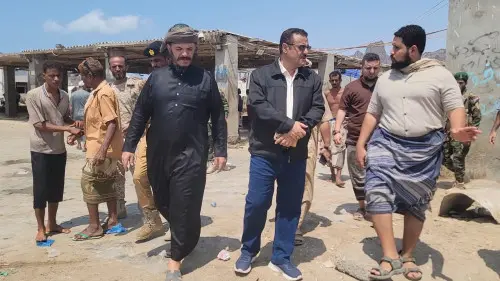 مدير عام البريقة يؤكد اهتمام قيادة السلطة المحلية...