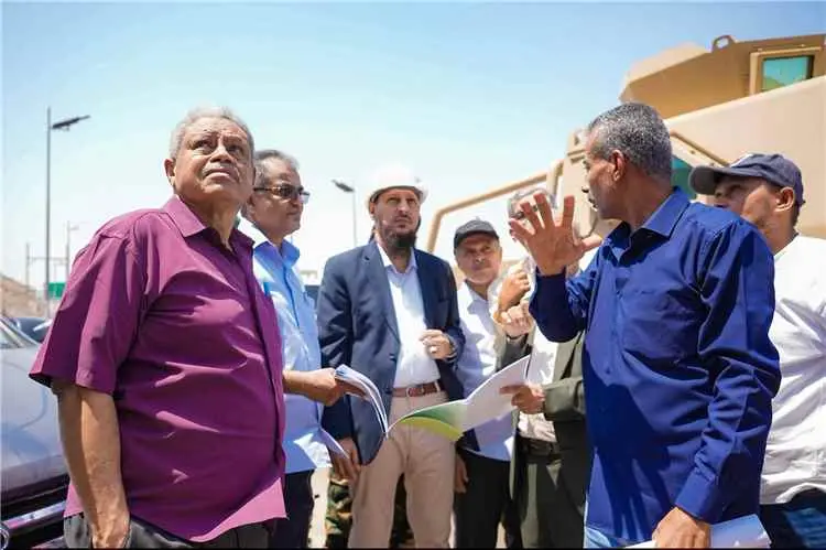 محافظ عدن يتفقد الشريط الجبلي بعقبة عدن ويطلع على...