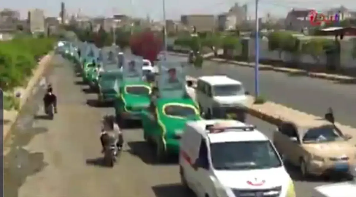 فيما أبناء قياداتها في الخارج .. عصابة الحوثي تدفع...