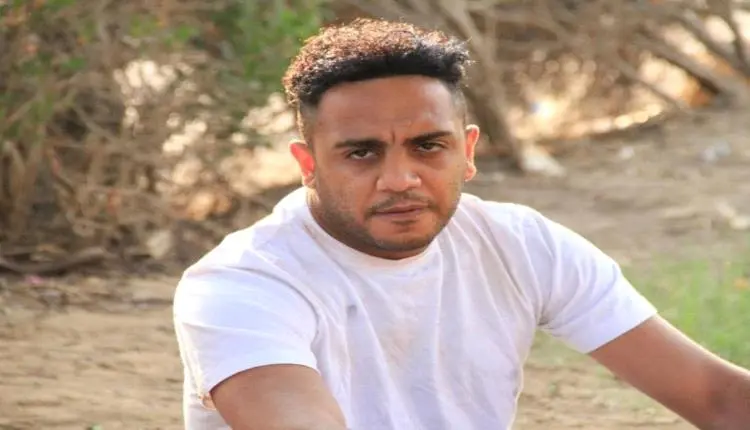 أوس أوس يكشف رد فعل طريف لوالدته على أعماله الفنية