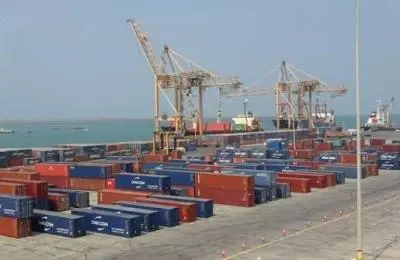 امتيازات للمستوردين عبر المنافذ البحرية في الحديدة