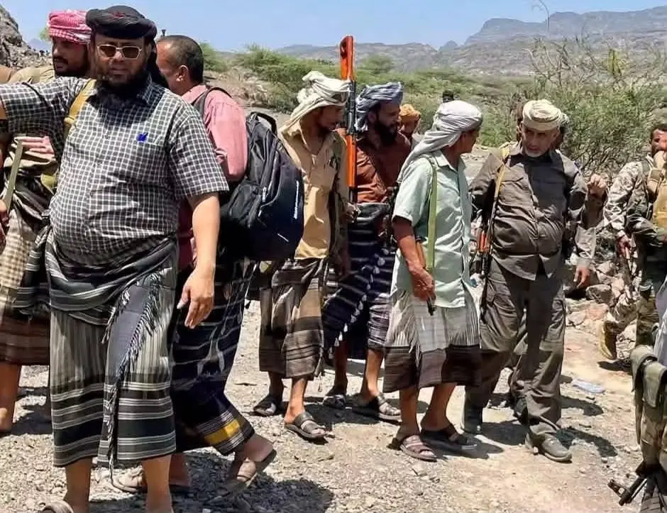 عضو مجلس القيادة محمود الصبيحي يطلع على سير العملي...