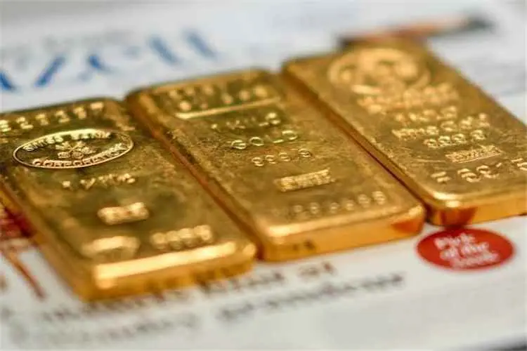 أسعار الذهب تتراجع عالميا