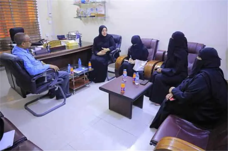 الوكيلة الحضرمي تبحث مع مكتب الشؤون الاجتماعية تعز...